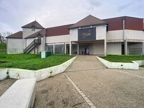 Local festif &agrave; vendre entre Amboise et Blois 836000 37400 Amboise