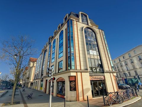 Bureaux tr&egrave;s fonctionnels, situ&eacute;s &agrave; proximit&eacute; imm&eacute;diate du RER  LE PARC DE SAINT MAUR 3902 94100 Saint maur des fosses