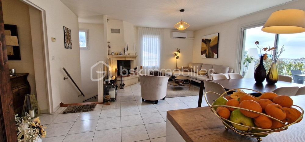 � vendre  Maison �ze (06360)