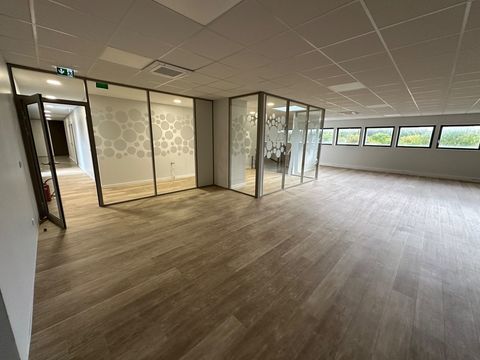 bureaux &agrave; louer RILLIEUX LA PAPE (69) plateau de bureaux de 344m2 au 1er &eacute;tage avec parking inclu 5403 69140 Rillieux la pape