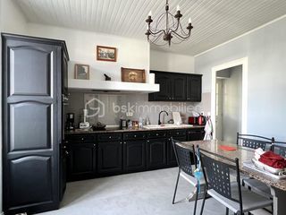  Propri�t�/ch�teau � vendre 6 pi�ces 139 m�