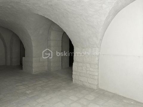 N&icirc;mes � Proche Ar&egrave;nes 420000 30000 Nimes