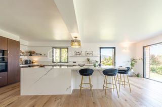  Maison � vendre 8 pi�ces 358 m�