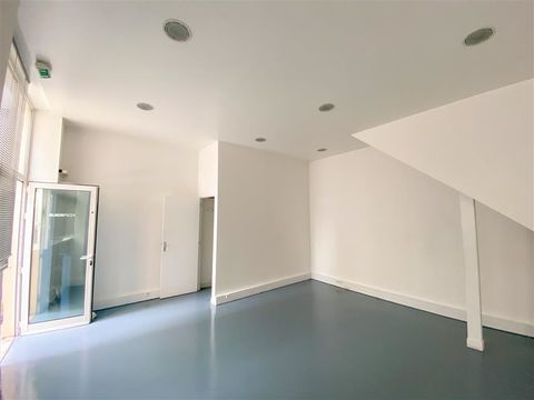 Bureaux rdc sur cour proche R&eacute;publique 1190 75011 Paris