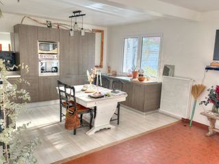  Maison � vendre 8 pi�ces 220 m�