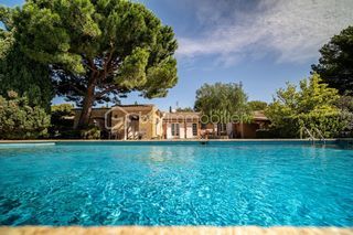  Propri�t�/ch�teau � vendre 11 pi�ces 350 m�