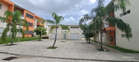 Local commercial avec &eacute;tage 1113 97129 Lamentin