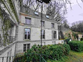  H�tel Particulier � vendre 15 + pi�ces 810 m�