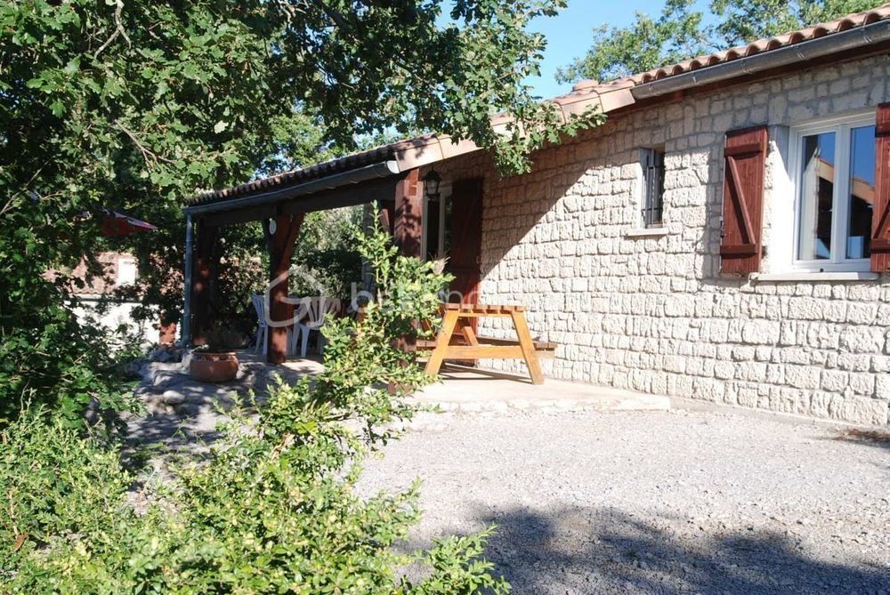 � vendre  Maison Labeaume (07120)