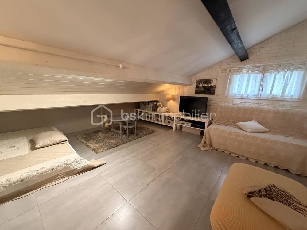 � vendre  Villa Saint-Laurent-d'Aigouze (30220)