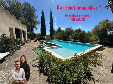   � vendre : Maison familiale avec piscine, jardin et vue imprenable � La Tour-d'Aigues Maison - 6 pi�ce(s) - 180 m�