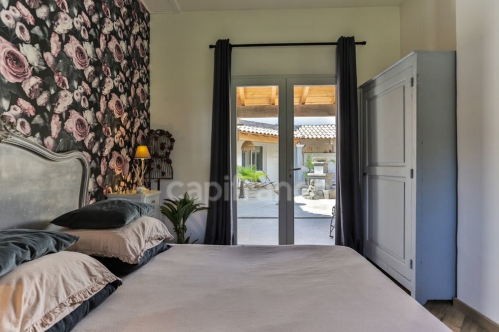 � vendre  Villa Uz�s (30700)