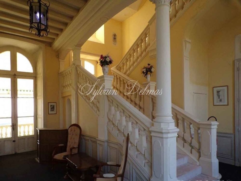 � vendre  Propri�t�/ch�teau Angers (49000)