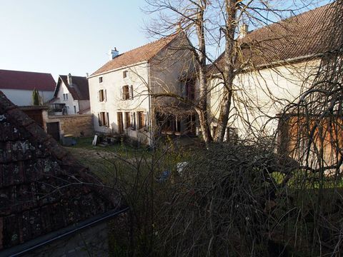   maison de 175m2 terrain 3847m2 Maison - 7 pi�ce(s) - 175 m�