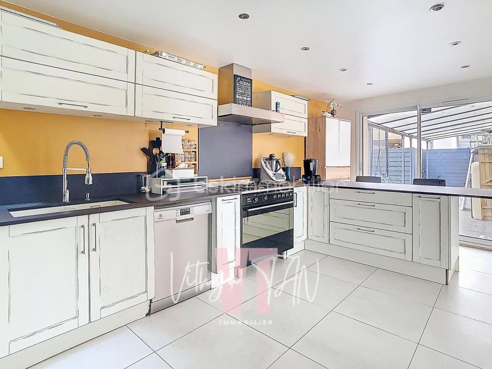 � vendre  Propri�t�/ch�teau Sancy (77580)