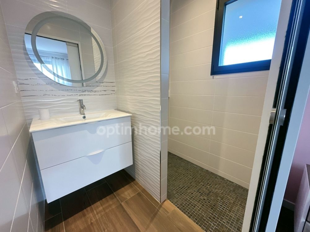 � vendre  Villa Morla�s (64160)