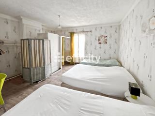  Immeuble � vendre 15 + pi�ces 270 m�