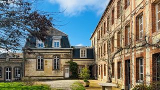  Propri�t�/ch�teau � vendre 15 + pi�ces 915 m�