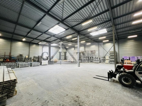 LOCAL D'ACTIVIT&Eacute;S DE 960 M&sup2; &Agrave; LOUER &Agrave; CHELLES 7200 77500 Chelles