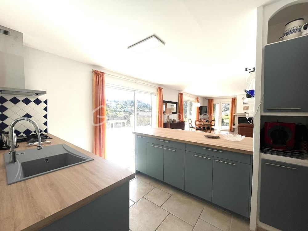 � vendre  Maison Saint-Paul-en-For�t (83440)