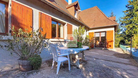   Maison St Pierre De Chignac. 4 chambres. Grand parking . Garage/atelier 50 m2.Terrain:2245 m2 Maison - 5 pi�ce(s) - 183 m�