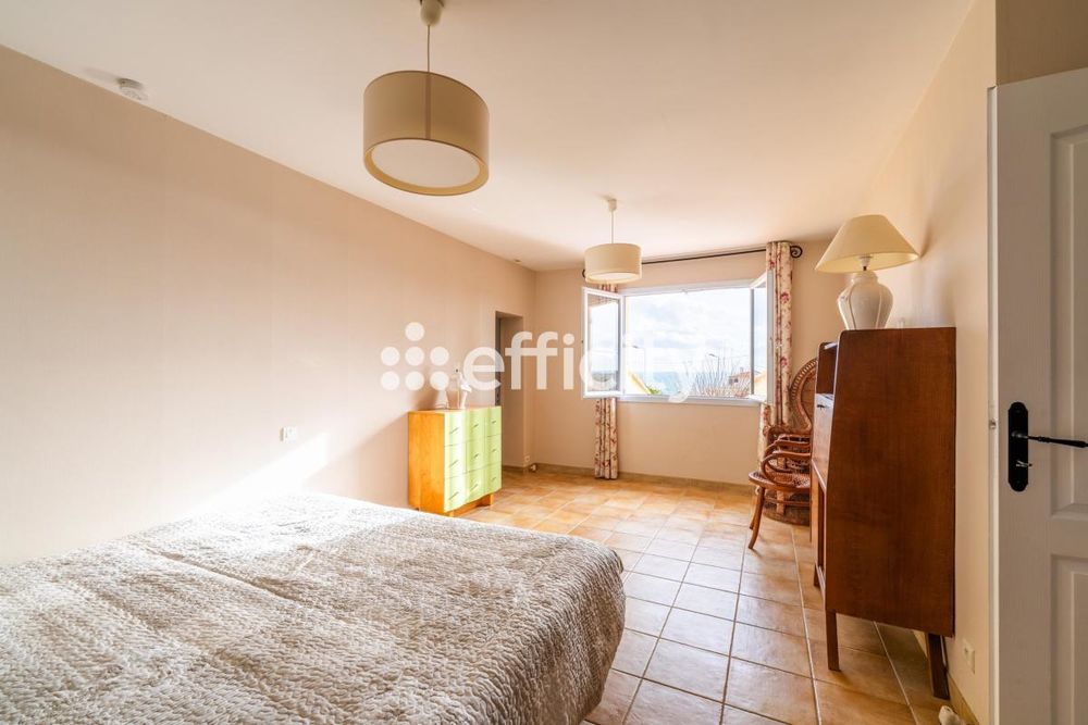 � vendre  Villa Carro (13500)