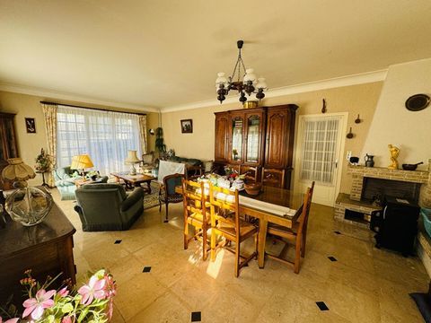   Grande maison de famille dans le centre de Saint Saulge Maison - 9 pi�ce(s) - 264 m�