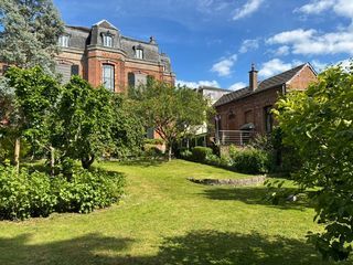  Maison � vendre 9 pi�ces 326 m�