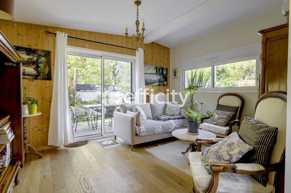 � vendre  Villa Bruges (33520)