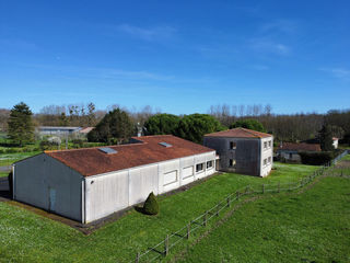  Maison 15 + pi�ces 689 m� Migron