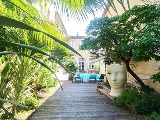  H�tel Particulier � vendre 15 + pi�ces 650 m�