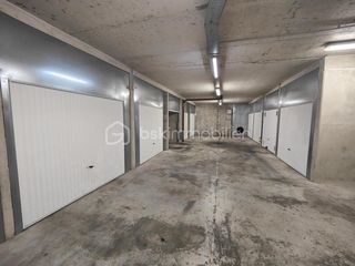  Parking / Garage � vendre 12 m�