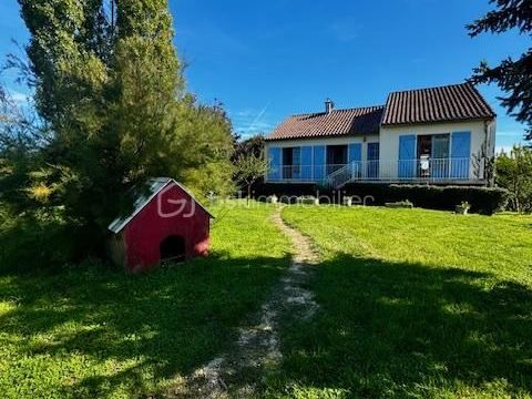   Maison 4 Chambres, D�pendance pour activit�/revenu locatif Proche commodit�s Savign� 86400 Maison - 6 pi�ce(s) - 200 m�