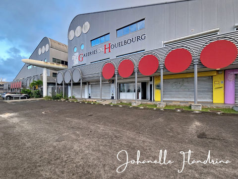 Local &agrave; louer, RDC, 69 m&sup2; avec vitrine, Galeries de Houelbourg, Jarry - Baie-Mahault 1936 97122 Baie mahault