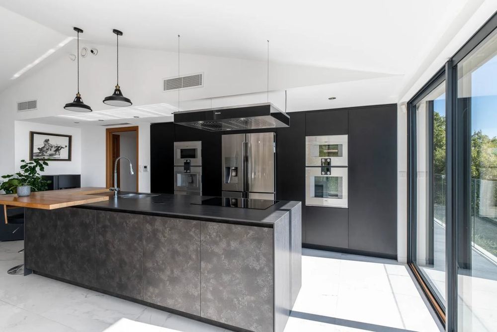 � vendre  Maison Gatti�res (06510)