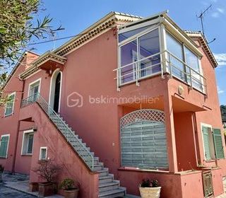  Villa � vendre 6 pi�ces 180 m�