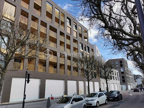 Local commercial de 600 m² à louer à Montreuil 7499 93100 Montreuil