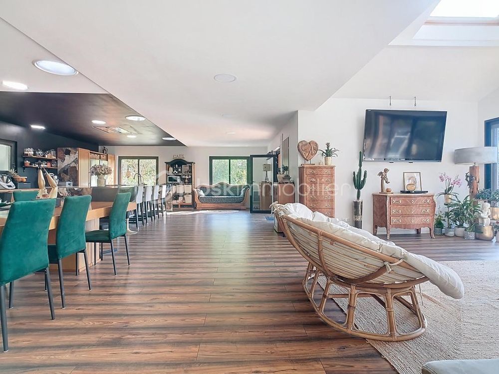 � vendre  Propri�t�/ch�teau Chessy (77700)