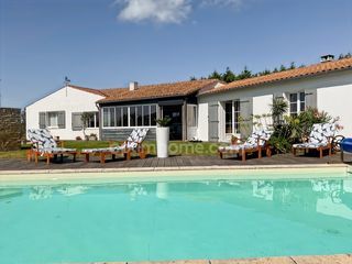  Propri�t�/ch�teau � vendre 6 pi�ces 220 m�