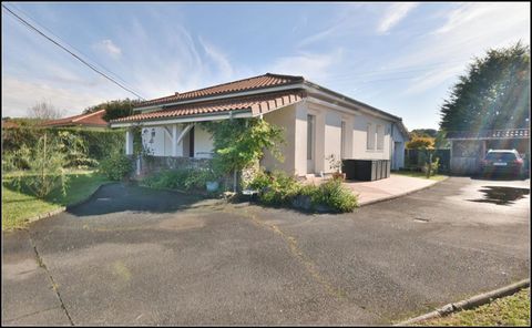   NAVARRENX - MAISON RENOVEE - PLAIN-PIED - 98 M� HABITABLE Maison - 4 pi�ce(s) - 97 m�