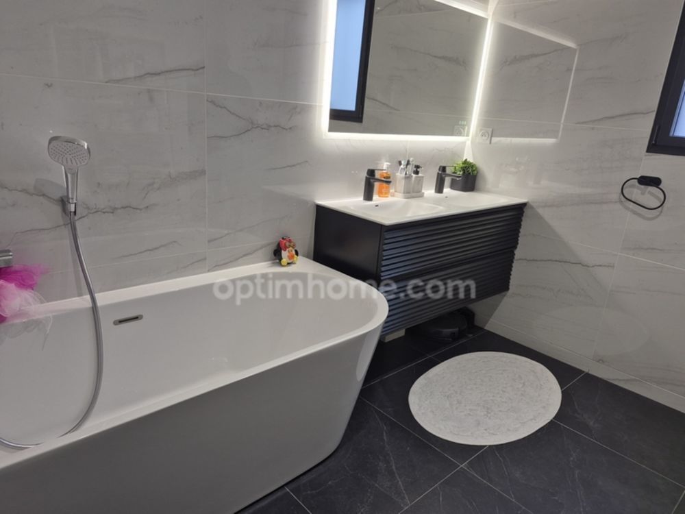 � vendre  Maison Bourgbarr� (35230)