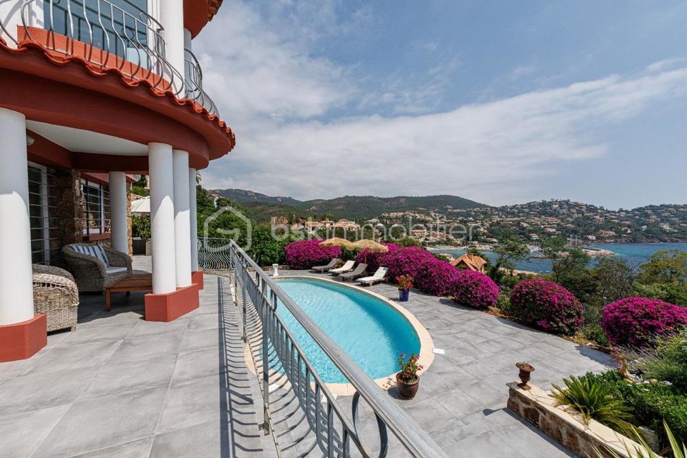 � vendre  Villa Agay (83530)
