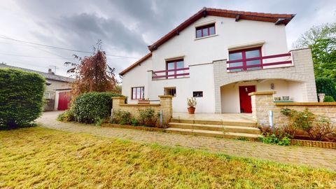   � vendre, en exclusivit�, proche de la Belgique et du Luxembourg, une maison individuelle de 136.75 m� habitable (6 pi�ces) sur Villa - 6 pi�ce(s) - 137 m�