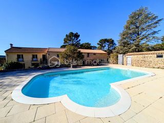  Maison � vendre 15 + pi�ces 760 m�