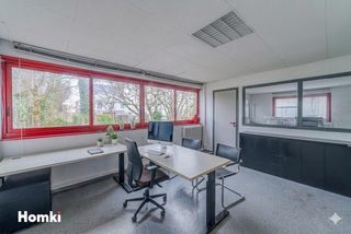  Immeuble � vendre 15 + pi�ces 1800 m�