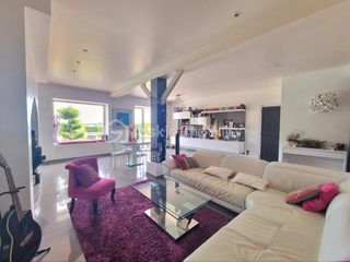  Maison � vendre 8 pi�ces 245 m�