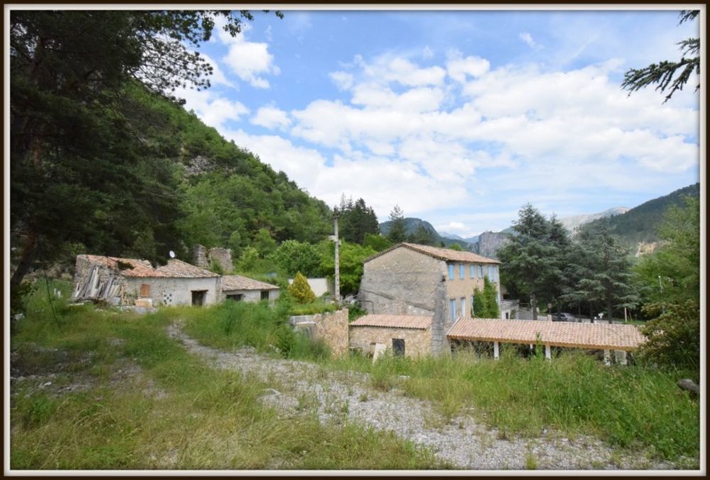 � vendre  Propri�t�/ch�teau Castellane (04120)