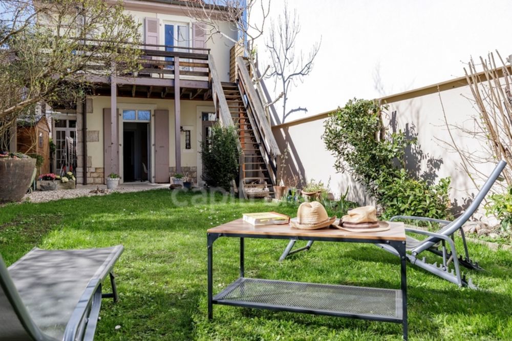 � vendre  Maison Divonne-les-Bains (01220)