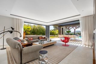  Maison � vendre 6 pi�ces 205 m�