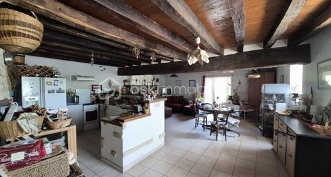   Maison de village pleine de charme de 5 pi�ces avec 2  �tages et 3 chambres au c�ur de la campagne de Chiz� Maison - 5 pi�ce(s) - 129 m�